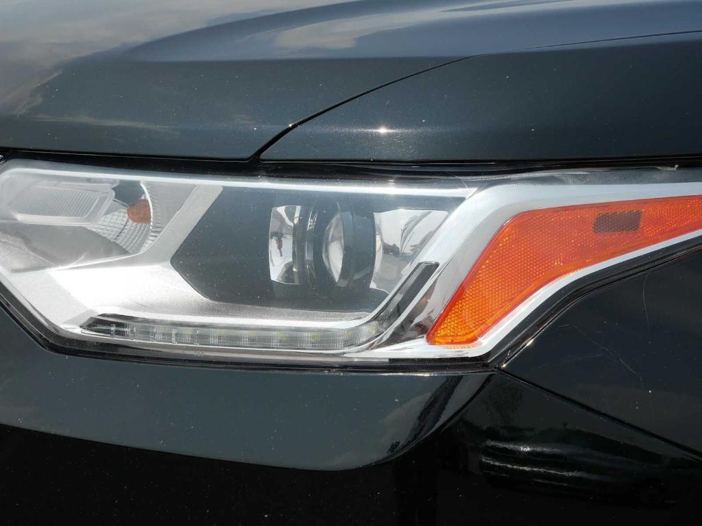 used 2018 Chevrolet Traverse car, priced at $13,993