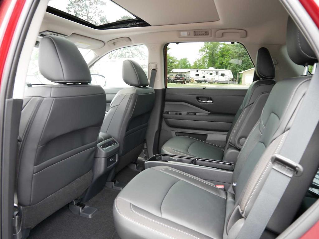 new 2025 Nissan Pathfinder car, priced at $46,975