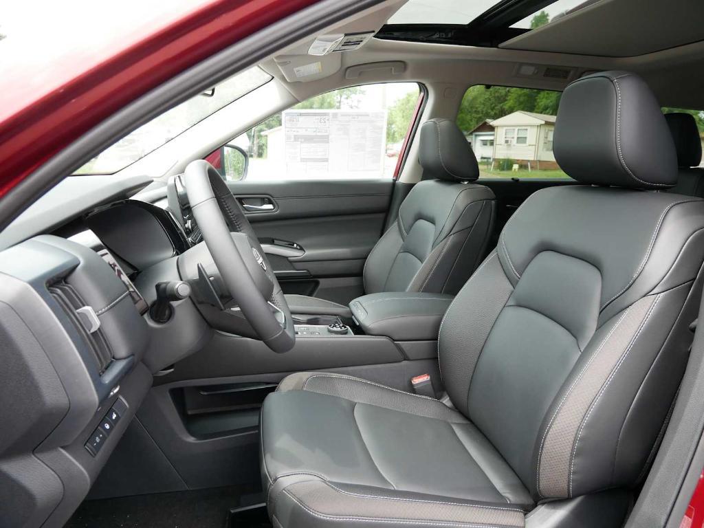 new 2025 Nissan Pathfinder car, priced at $46,975