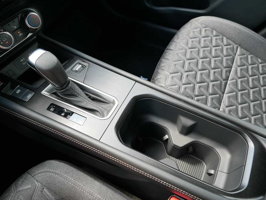 new 2025 Nissan Kicks car, priced at $27,458