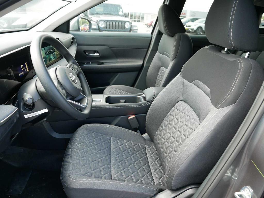 new 2025 Nissan Kicks car, priced at $27,458