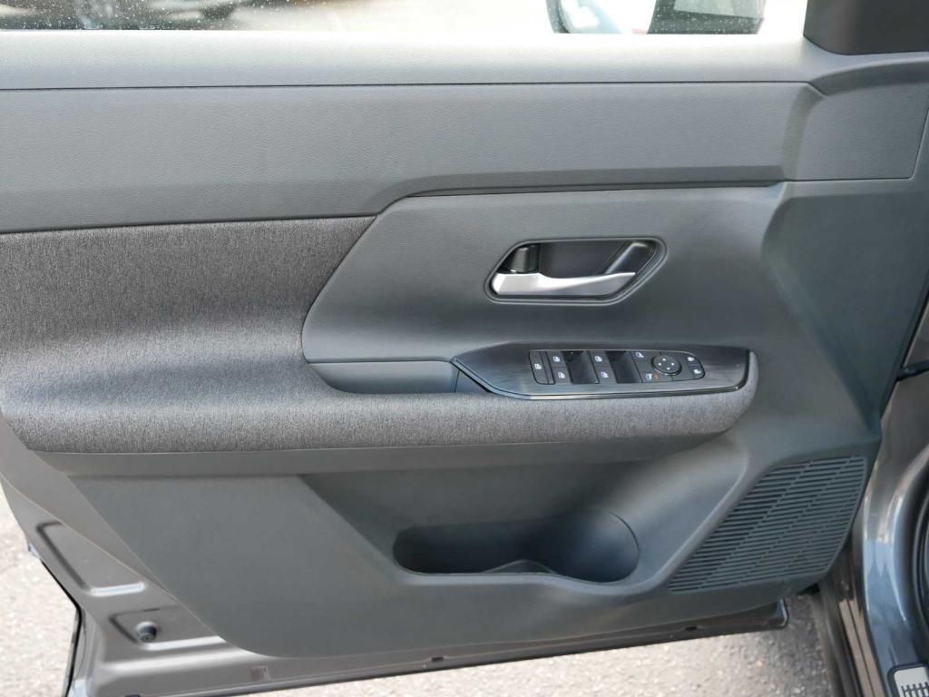 new 2025 Nissan Kicks car, priced at $27,458