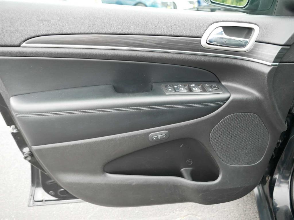 used 2021 Jeep Grand Cherokee car, priced at $22,288