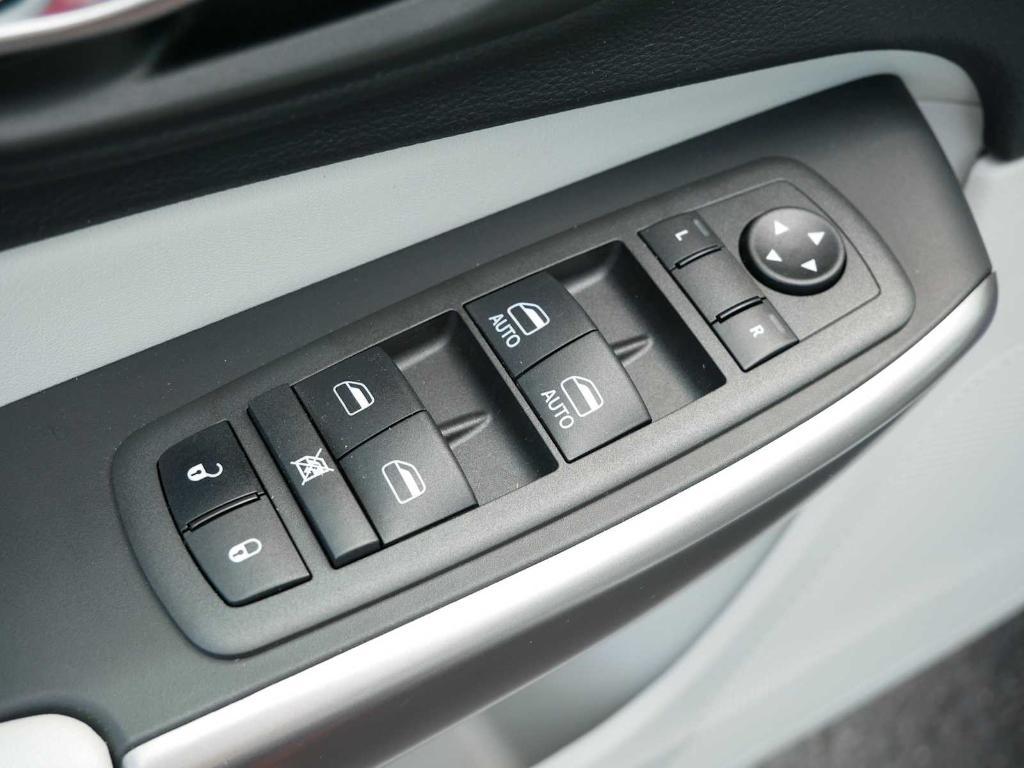 used 2022 Jeep Cherokee car, priced at $23,850