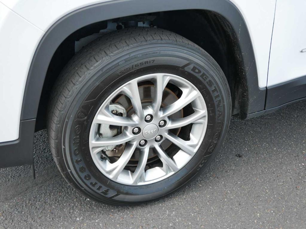 used 2022 Jeep Cherokee car, priced at $23,850