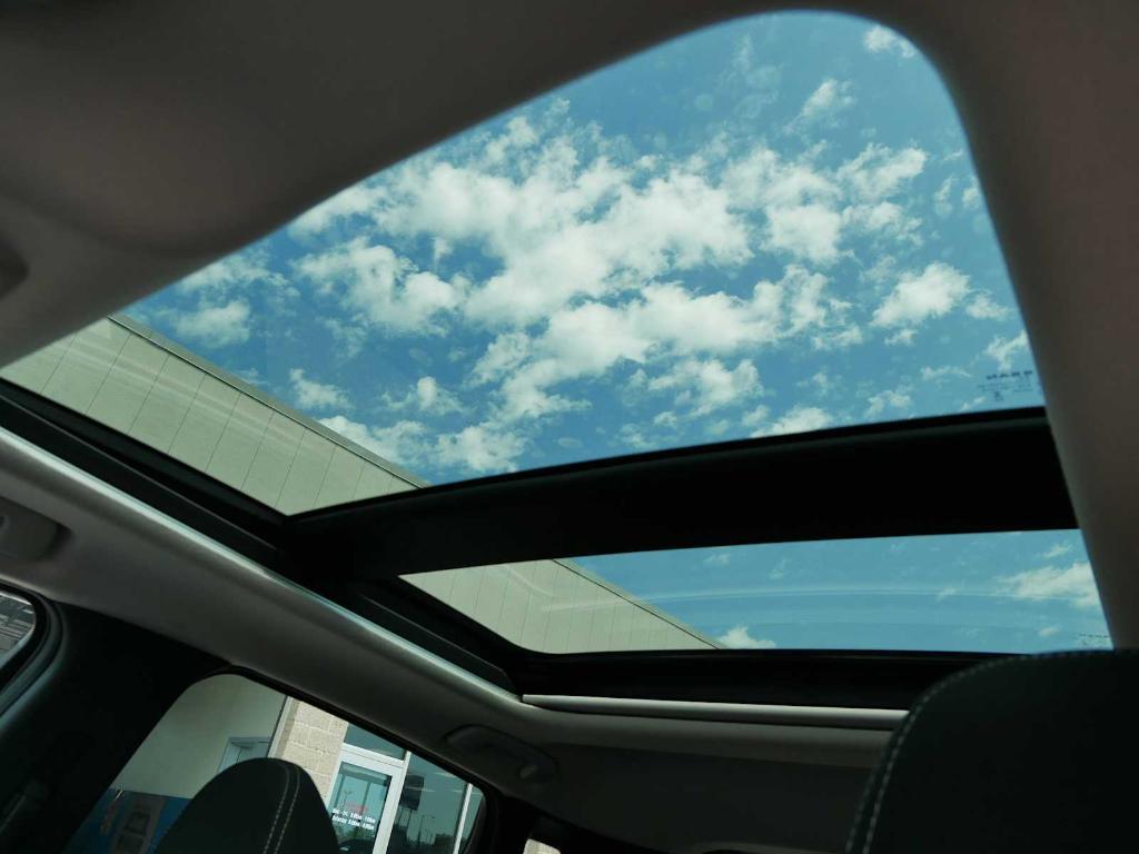 new 2025 Nissan Kicks car, priced at $28,066