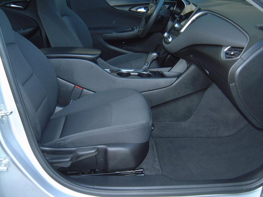 used 2020 Chevrolet Malibu car, priced at $13,500