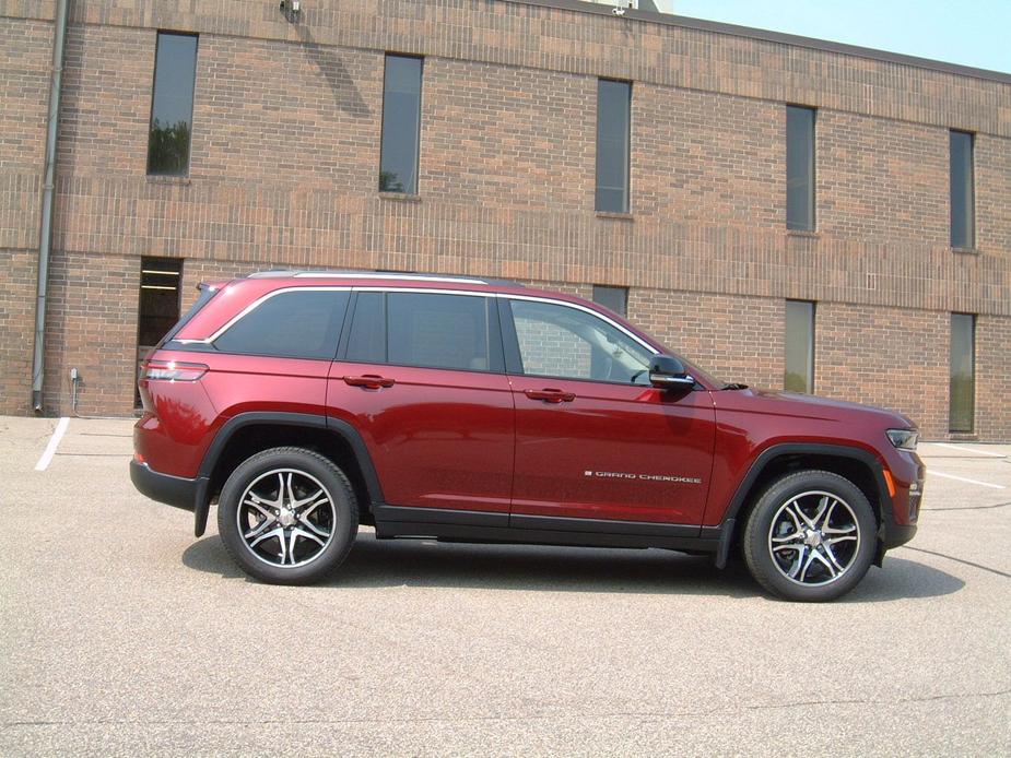 used 2022 Jeep Grand Cherokee car, priced at $42,788