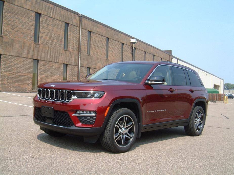 used 2022 Jeep Grand Cherokee car, priced at $42,788