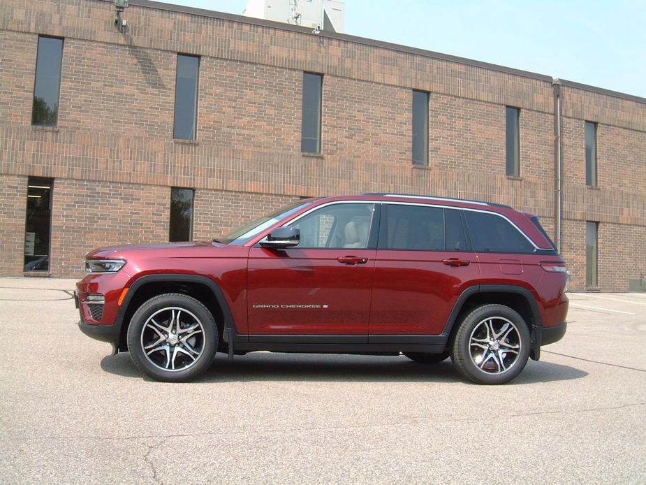 used 2022 Jeep Grand Cherokee car, priced at $42,788