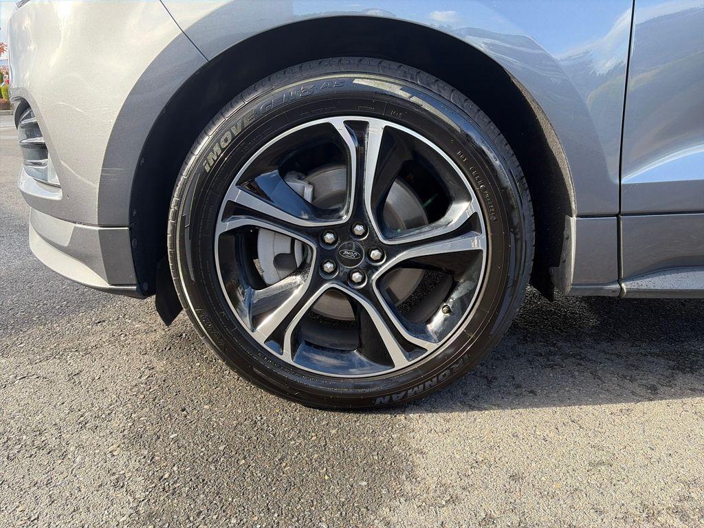 used 2022 Ford Edge car, priced at $28,823