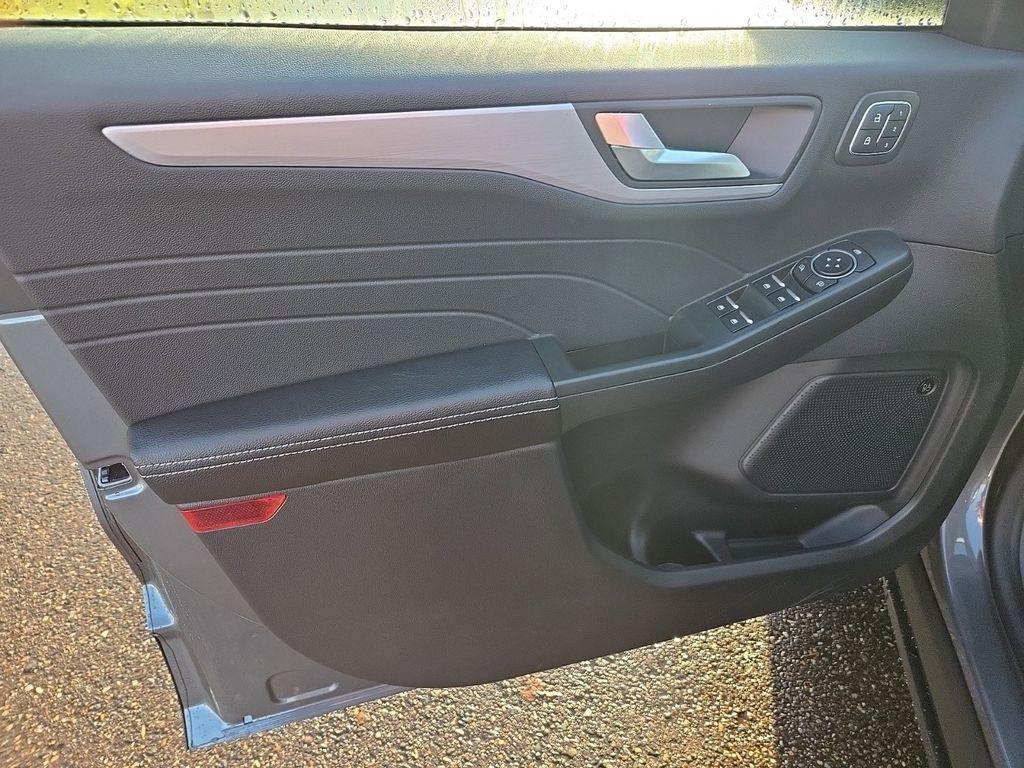 new 2025 Ford Escape PHEV car, priced at $37,187
