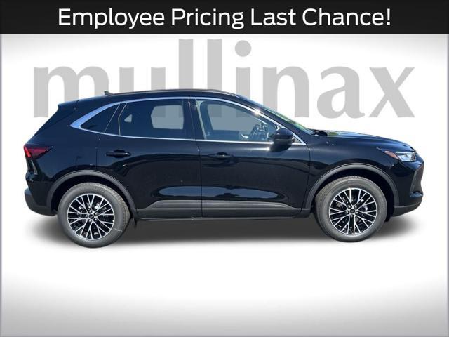new 2025 Ford Escape PHEV car, priced at $37,944
