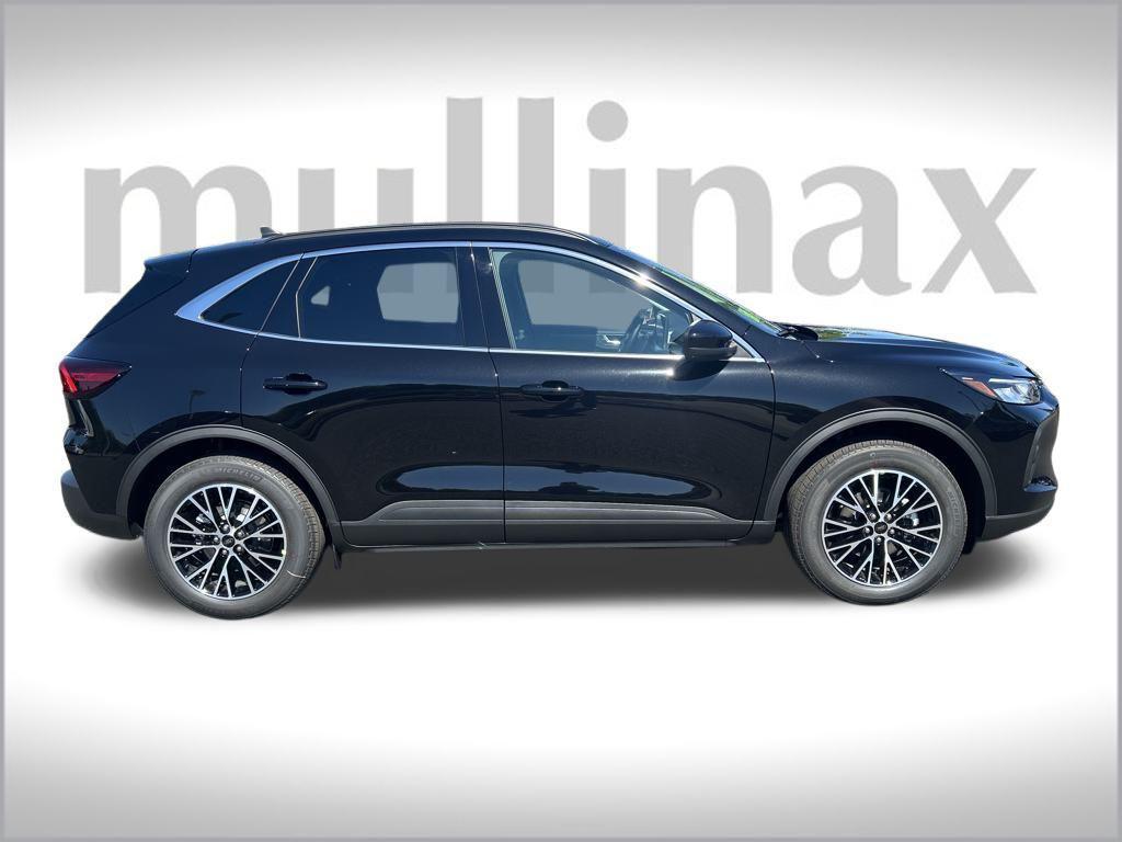 new 2025 Ford Escape PHEV car, priced at $37,192