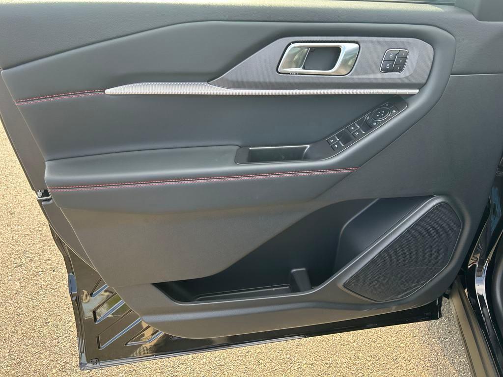 new 2025 Ford Explorer car, priced at $48,604