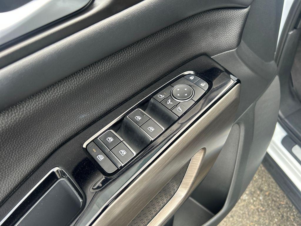 used 2025 Nissan Pathfinder car, priced at $44,173