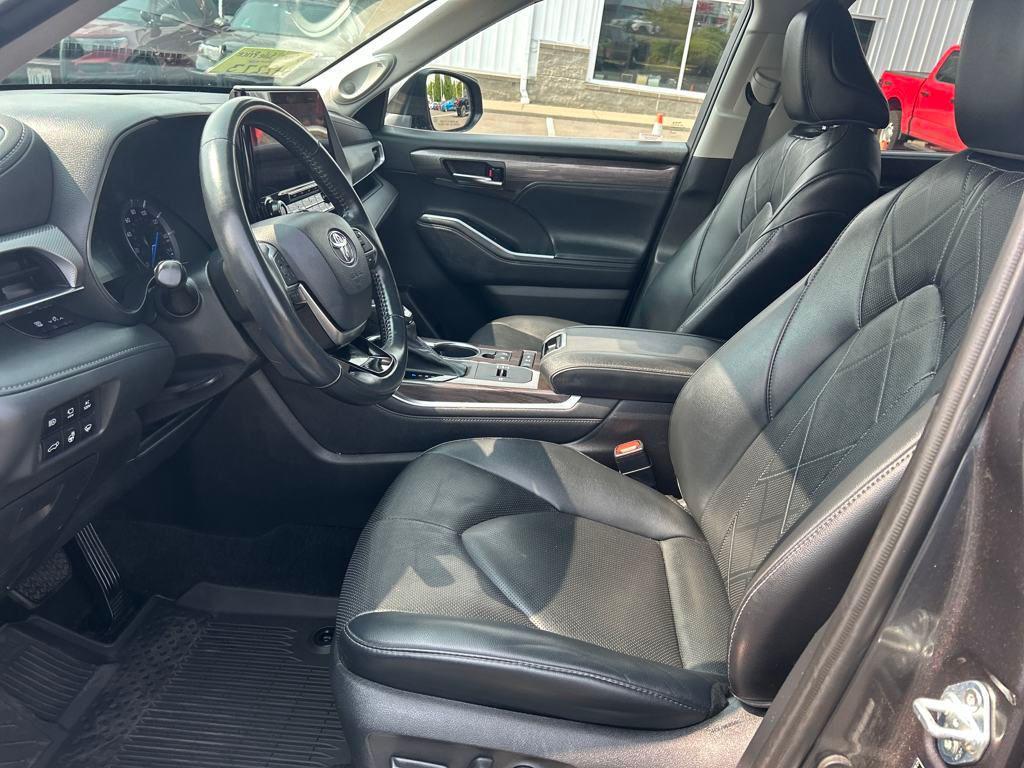 used 2021 Toyota Highlander Hybrid car, priced at $38,863