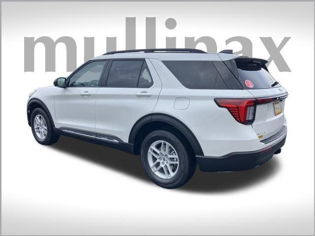 new 2025 Ford Explorer car, priced at $40,499