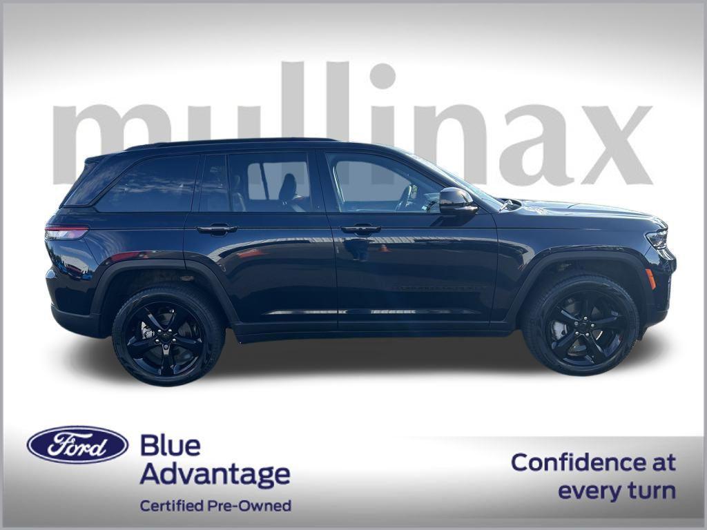 used 2024 Jeep Grand Cherokee car, priced at $41,433