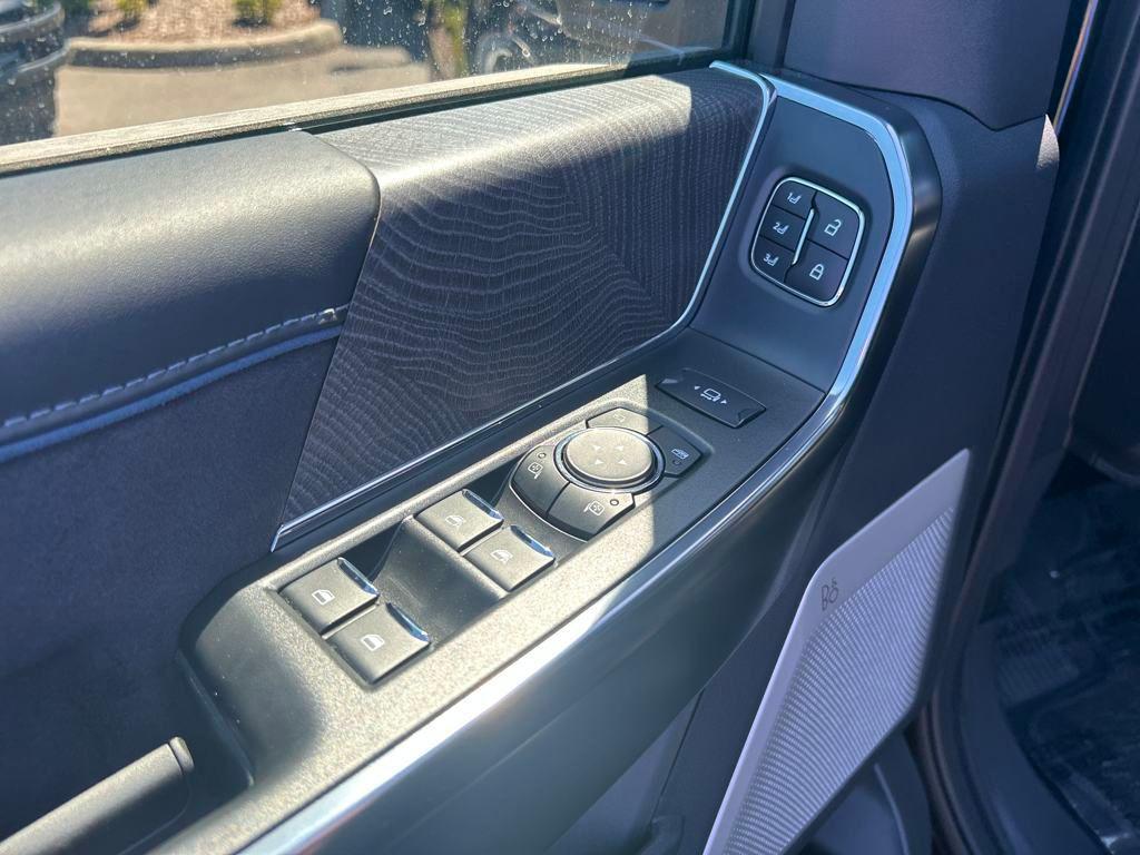 new 2025 Ford F-350 car, priced at $95,664