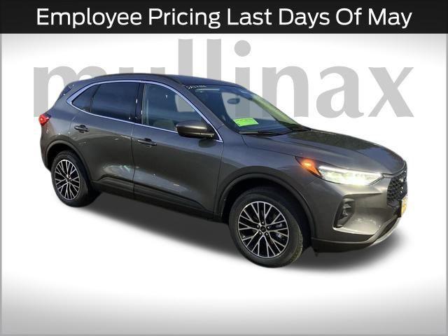 new 2025 Ford Escape PHEV car, priced at $33,955