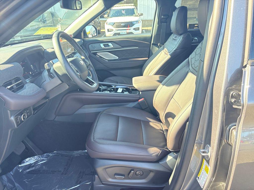 new 2025 Ford Explorer car, priced at $55,155