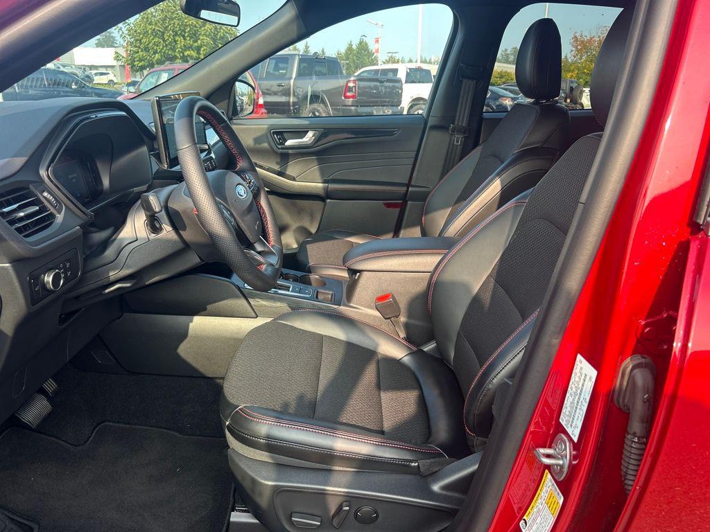 used 2025 Ford Escape car, priced at $28,983