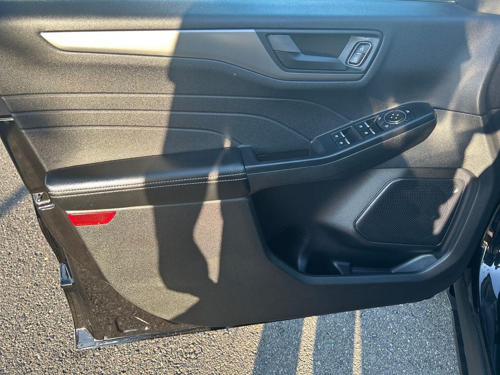 used 2025 Ford Escape car, priced at $24,823