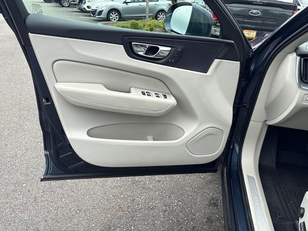 used 2020 Volvo XC60 car, priced at $23,473