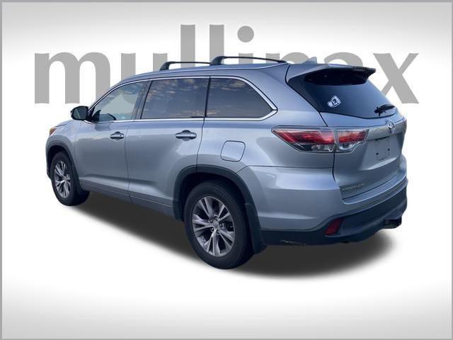 used 2015 Toyota Highlander car, priced at $20,243