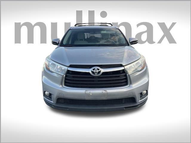 used 2015 Toyota Highlander car, priced at $20,243