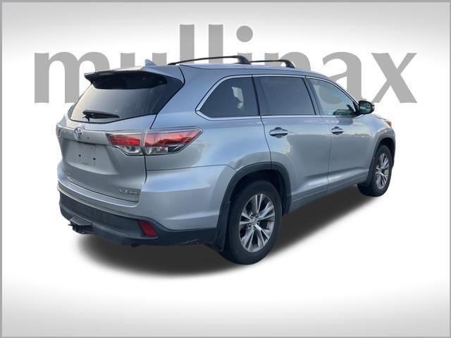 used 2015 Toyota Highlander car, priced at $20,243