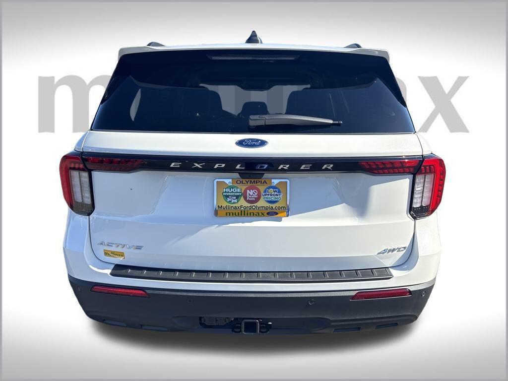 new 2025 Ford Explorer car, priced at $40,582