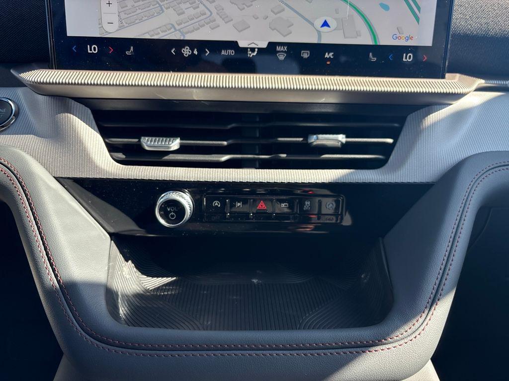 new 2025 Ford Explorer car, priced at $40,582