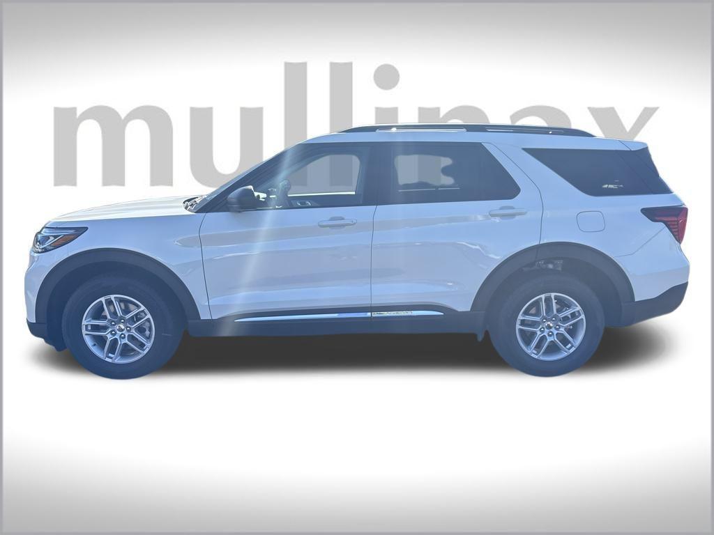 new 2025 Ford Explorer car, priced at $40,582