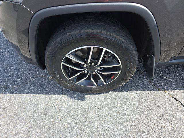 used 2021 Jeep Grand Cherokee car, priced at $24,399