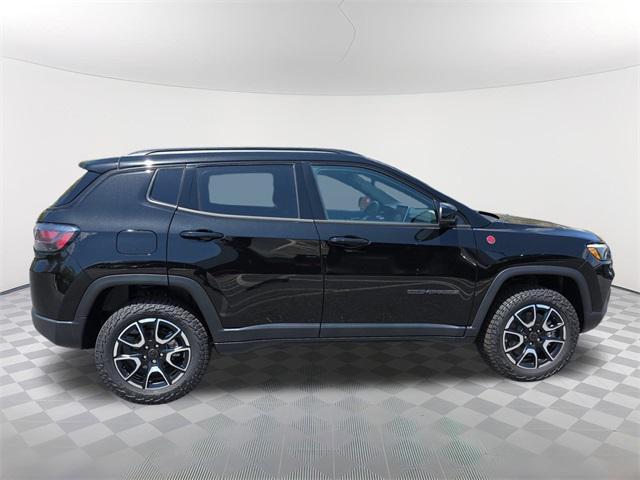 new 2025 Jeep Compass car, priced at $40,294