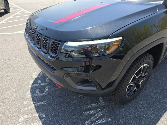 new 2025 Jeep Compass car, priced at $40,294