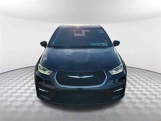 new 2025 Chrysler Pacifica car, priced at $49,698