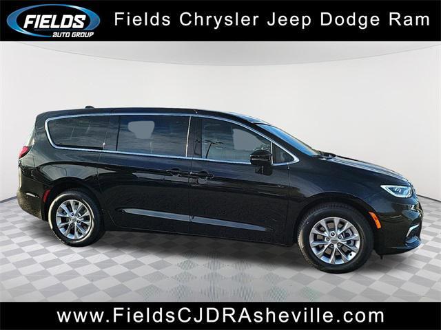 new 2025 Chrysler Pacifica car, priced at $49,698