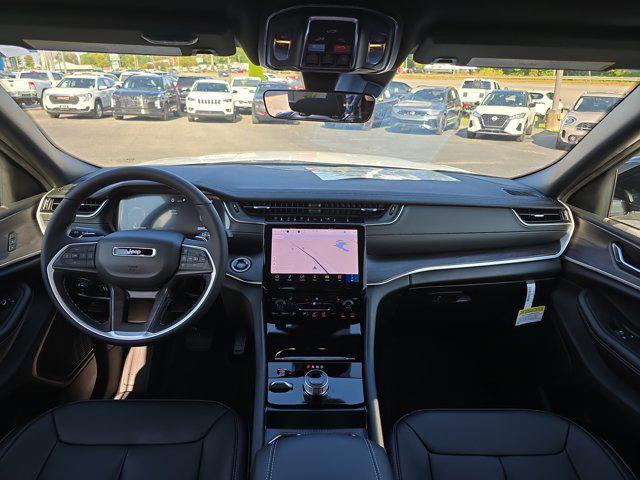 new 2025 Jeep Grand Cherokee car, priced at $49,385