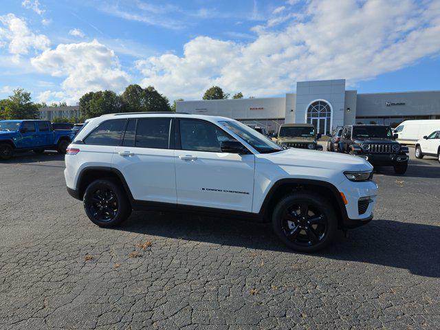 new 2025 Jeep Grand Cherokee car, priced at $49,385