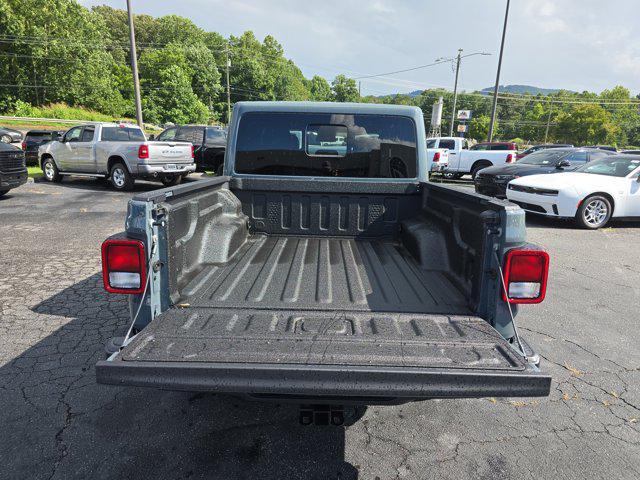 new 2025 Jeep Gladiator car, priced at $52,915