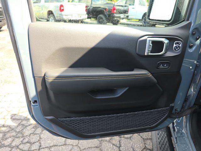 new 2025 Jeep Gladiator car, priced at $52,915