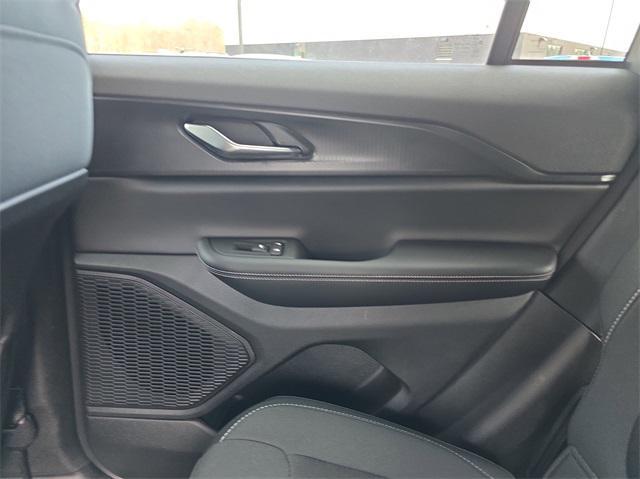 new 2025 Jeep Grand Cherokee car, priced at $40,822