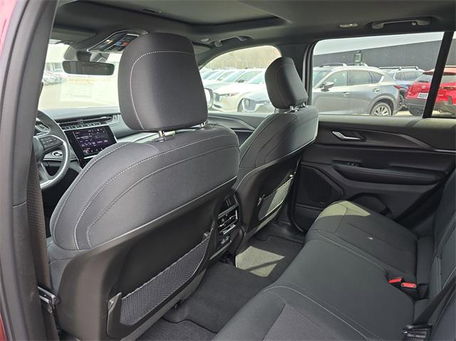 new 2025 Jeep Grand Cherokee car, priced at $40,822