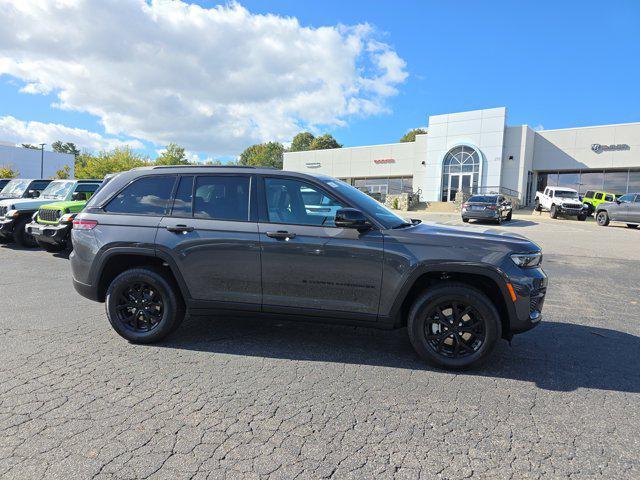 new 2025 Jeep Grand Cherokee car, priced at $44,975