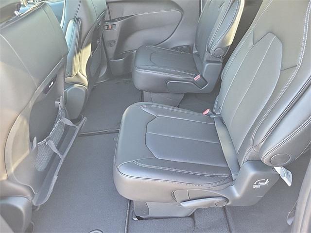 new 2025 Chrysler Pacifica car, priced at $45,453
