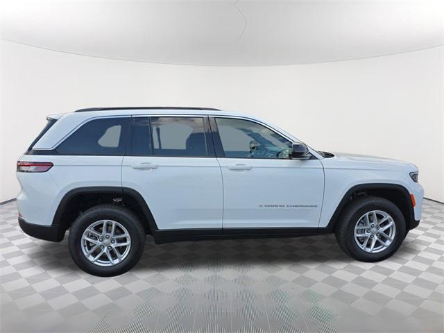 new 2025 Jeep Grand Cherokee car, priced at $40,227