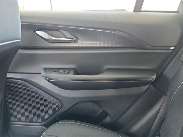 new 2025 Jeep Grand Cherokee car, priced at $40,227